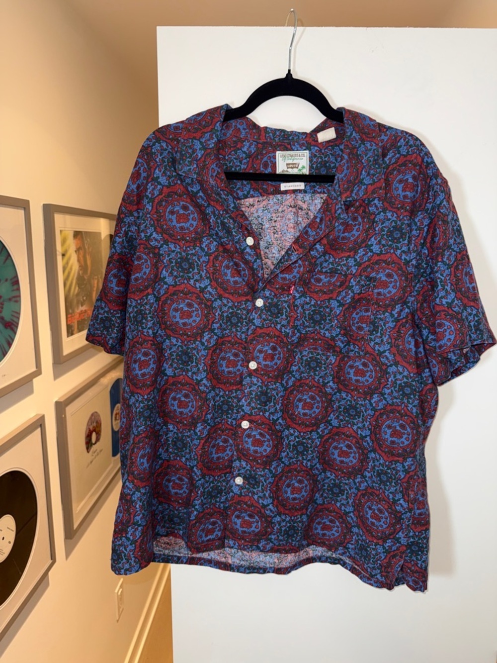 Levi’s Men's Short-Sleeve Button Shirt in Blue and Red